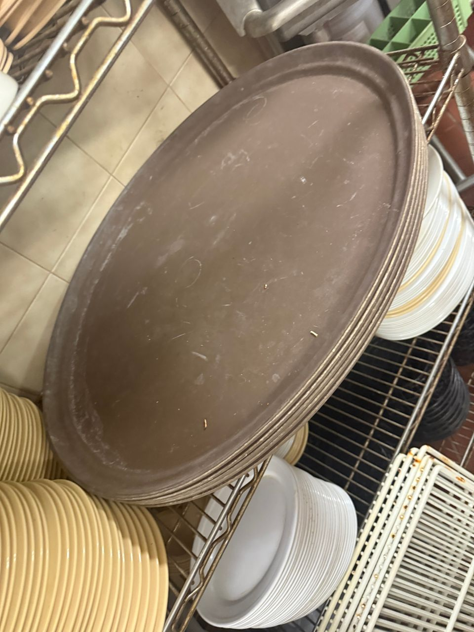 Cambro Camtread 23" Bussing Tray — photo 1